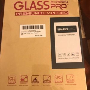 iPad universal tripod holder and screen protector